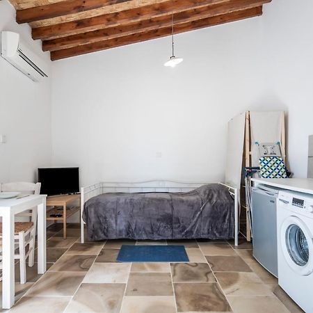 To Hani - Small Studio Nicosia Eksteriør billede